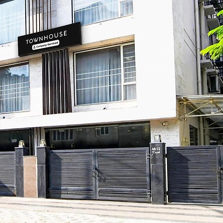 Super Townhouse New Town Formerly Krish Residency Calcutta Extérieur photo