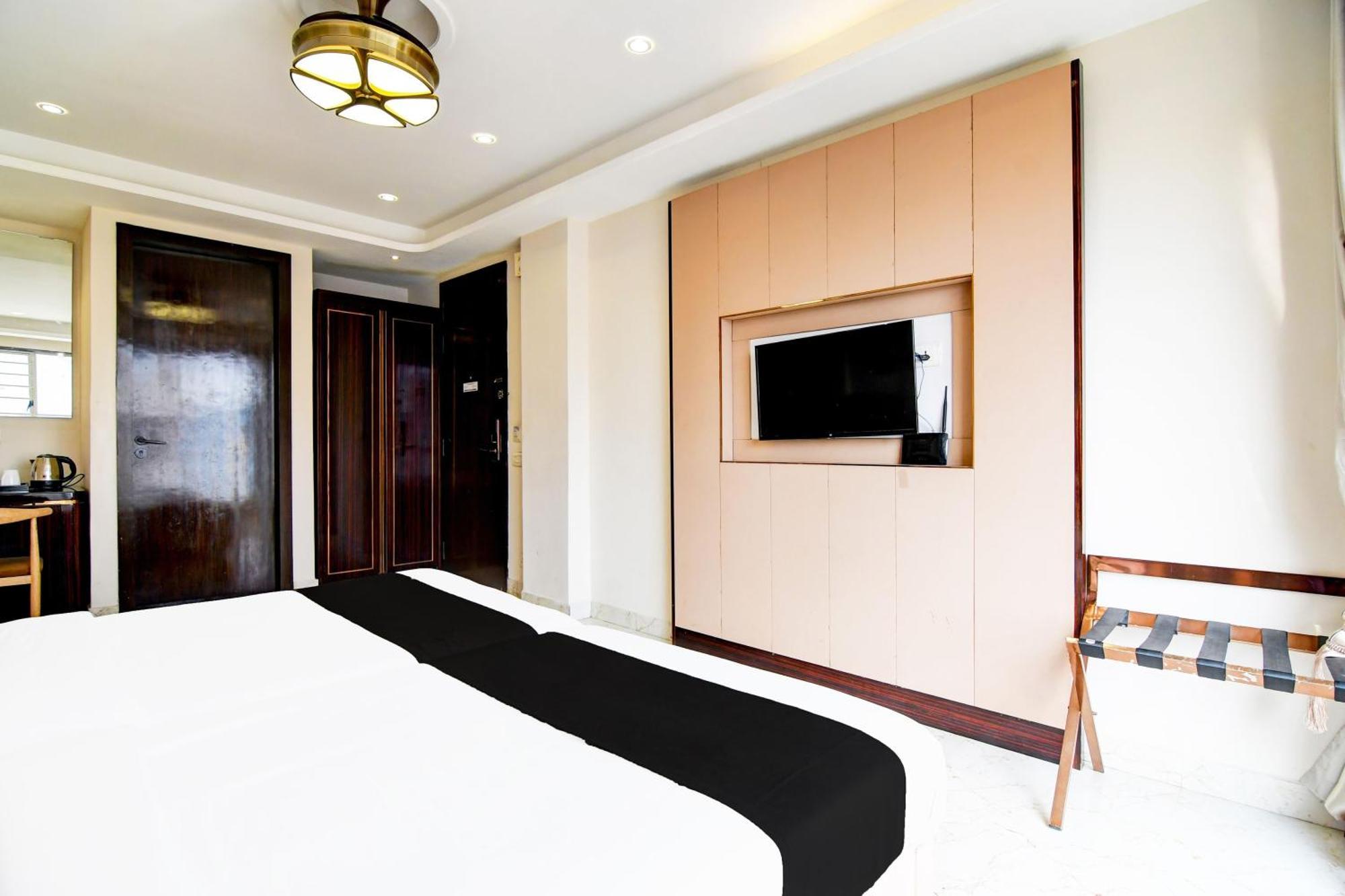 Super Townhouse New Town Formerly Krish Residency Calcutta Extérieur photo
