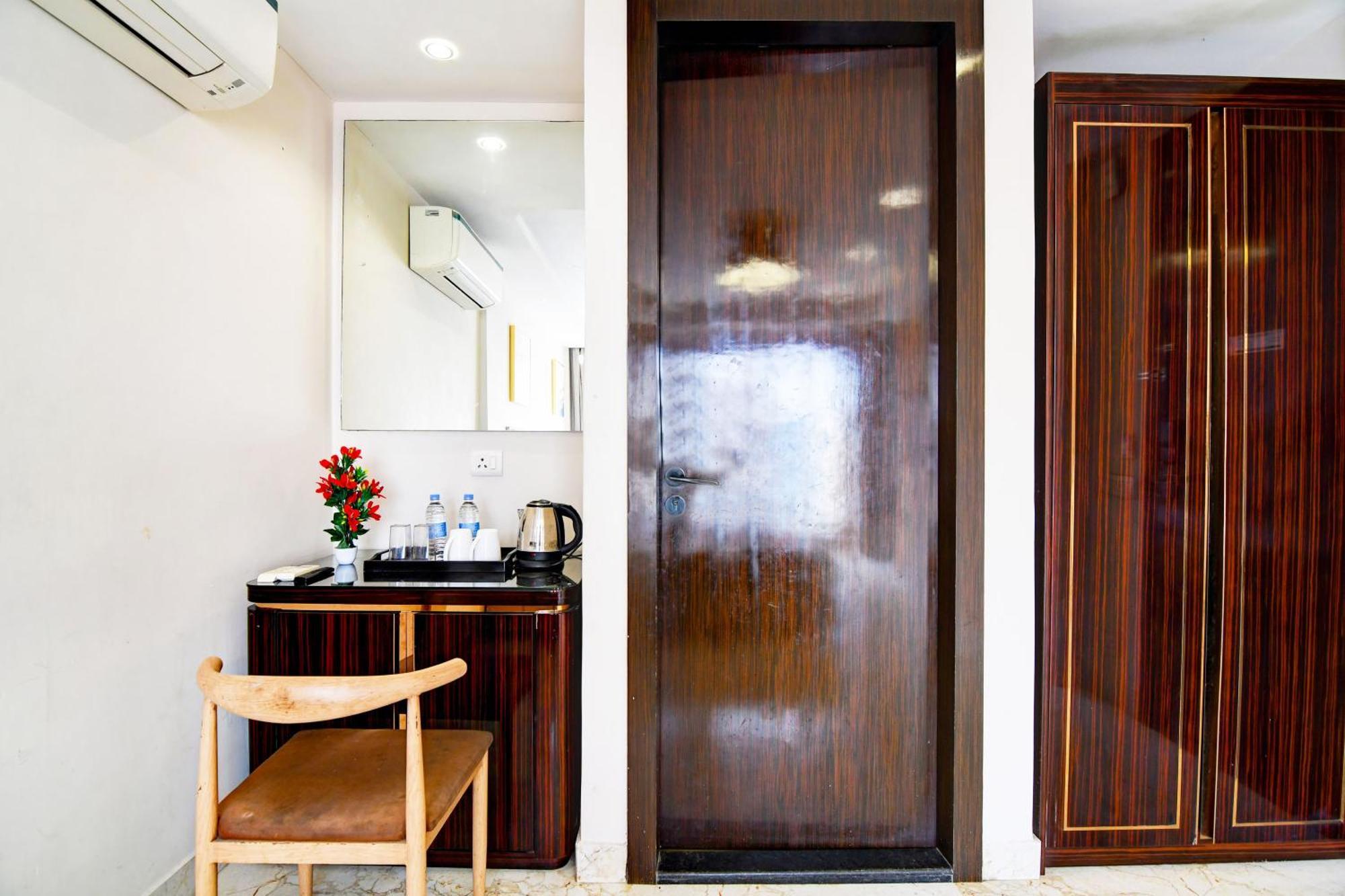 Super Townhouse New Town Formerly Krish Residency Calcutta Extérieur photo