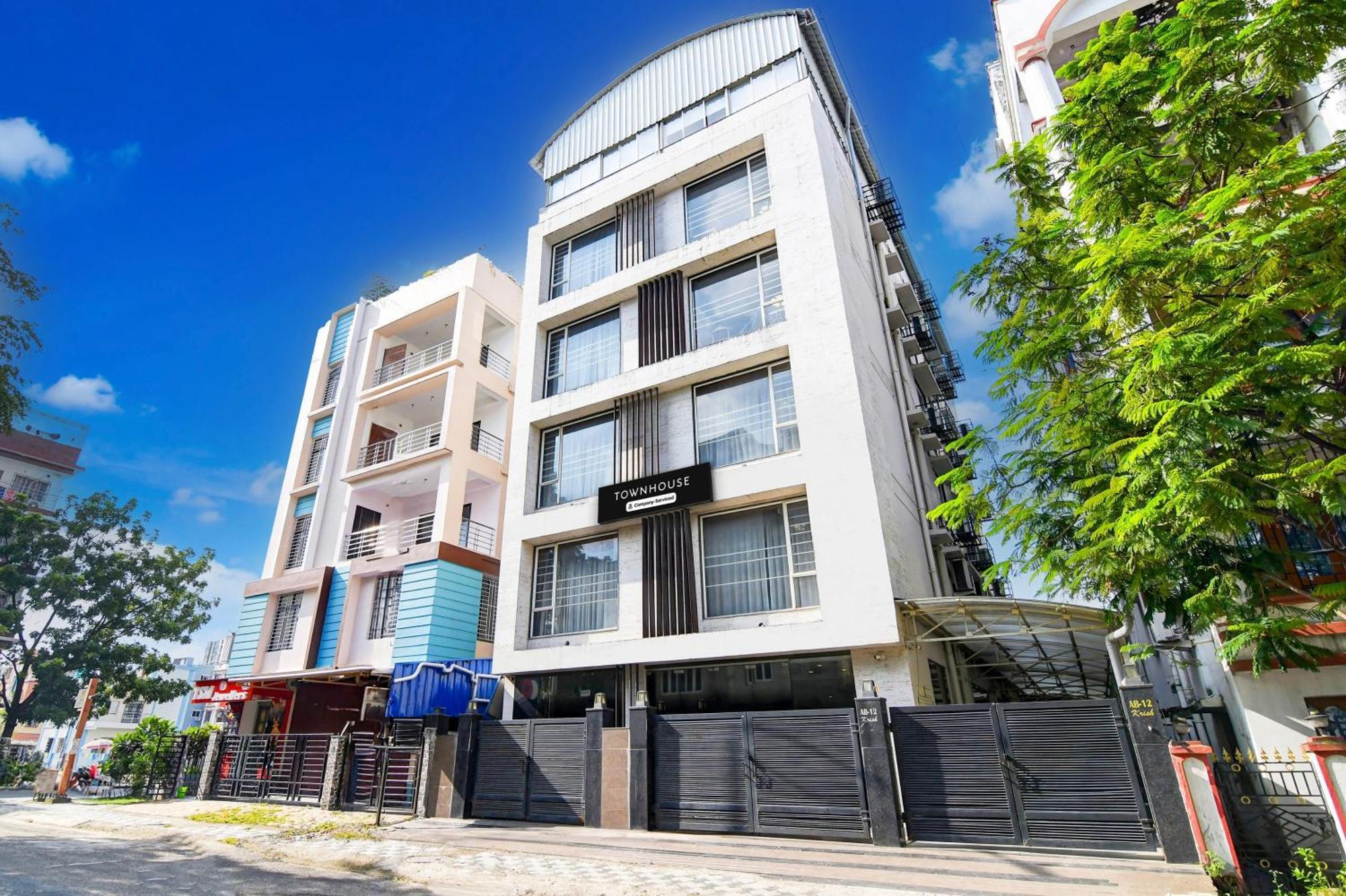 Super Townhouse New Town Formerly Krish Residency Calcutta Extérieur photo