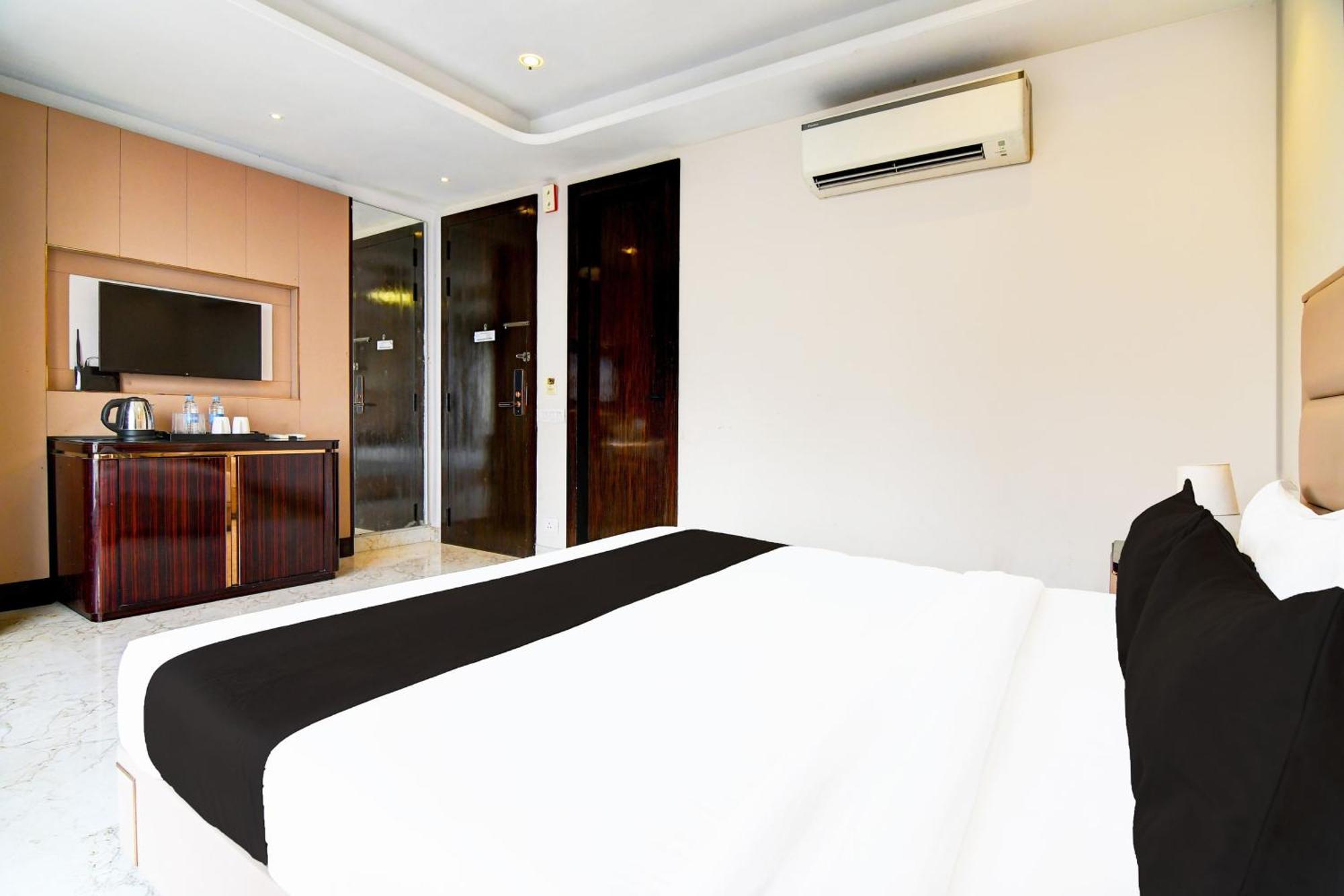 Super Townhouse New Town Formerly Krish Residency Calcutta Extérieur photo